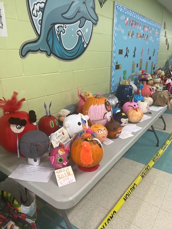 Book character pumpkins - picture of the whole table